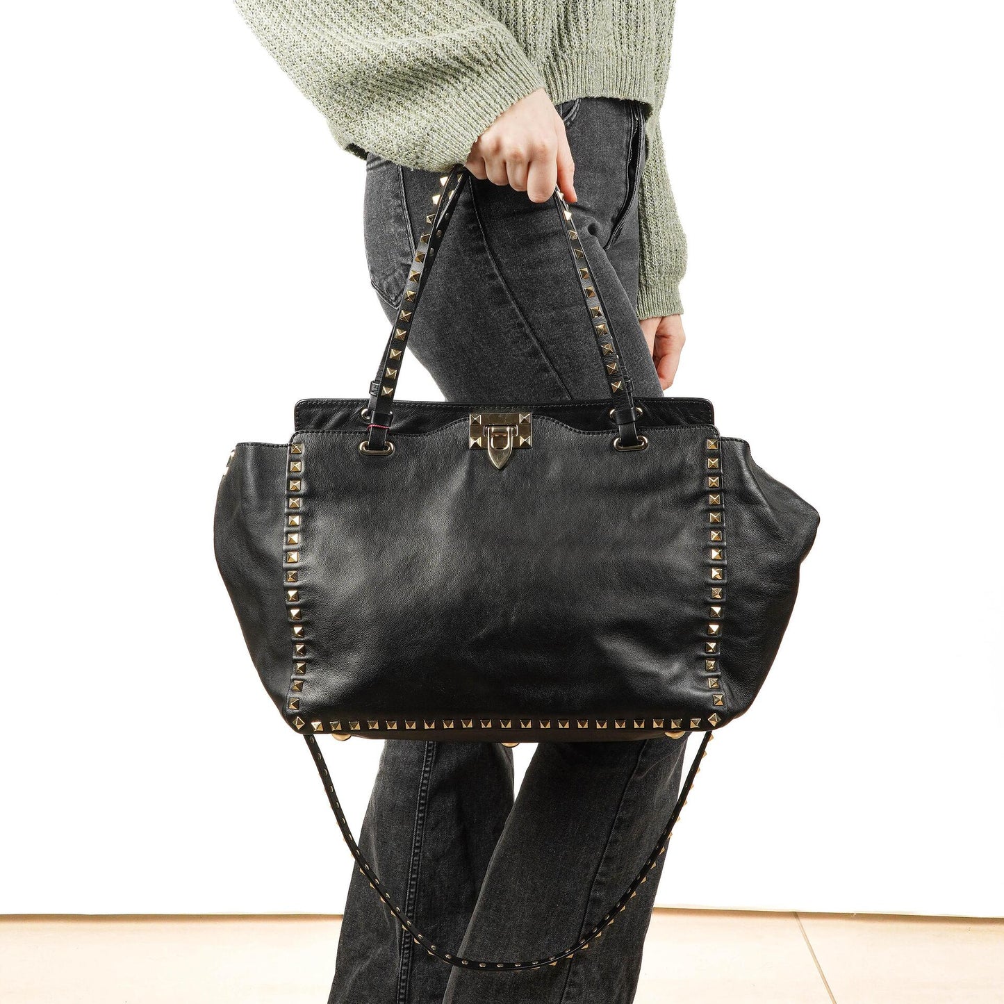 Valentino Garavani Vitello Rockstud Schwarze Tote Tasche