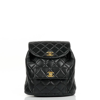 Vintage Chanel Kleine Duma CC Klassischer Schwarzer Gepolsterter Lammleder Rucksack mit 24K Vergoldeten Beschlägen