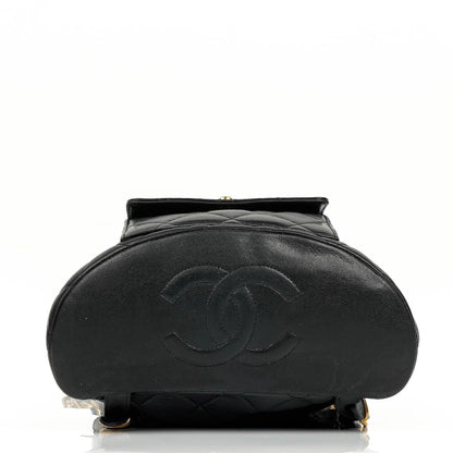Vintage Chanel Kleine Duma CC Klassischer Schwarzer Gepolsterter Lammleder Rucksack mit 24K Vergoldeten Beschlägen