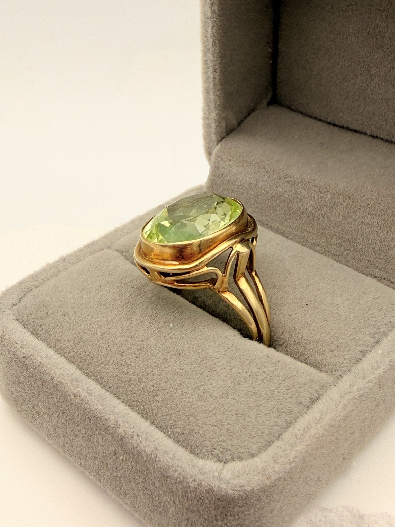 Vintage Statement Ring 14 Karat Gelbgold 585 Peridot - Laminimas e.K