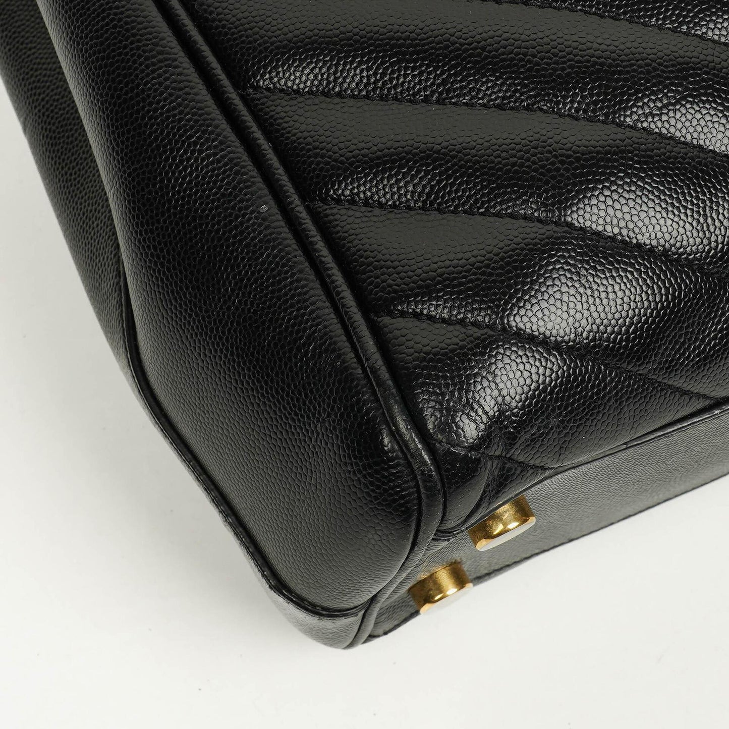 Yves Saint Laurent Classic Shopping Tote aus schwarzem Chevron-gestepptem Leder mit Monogramm