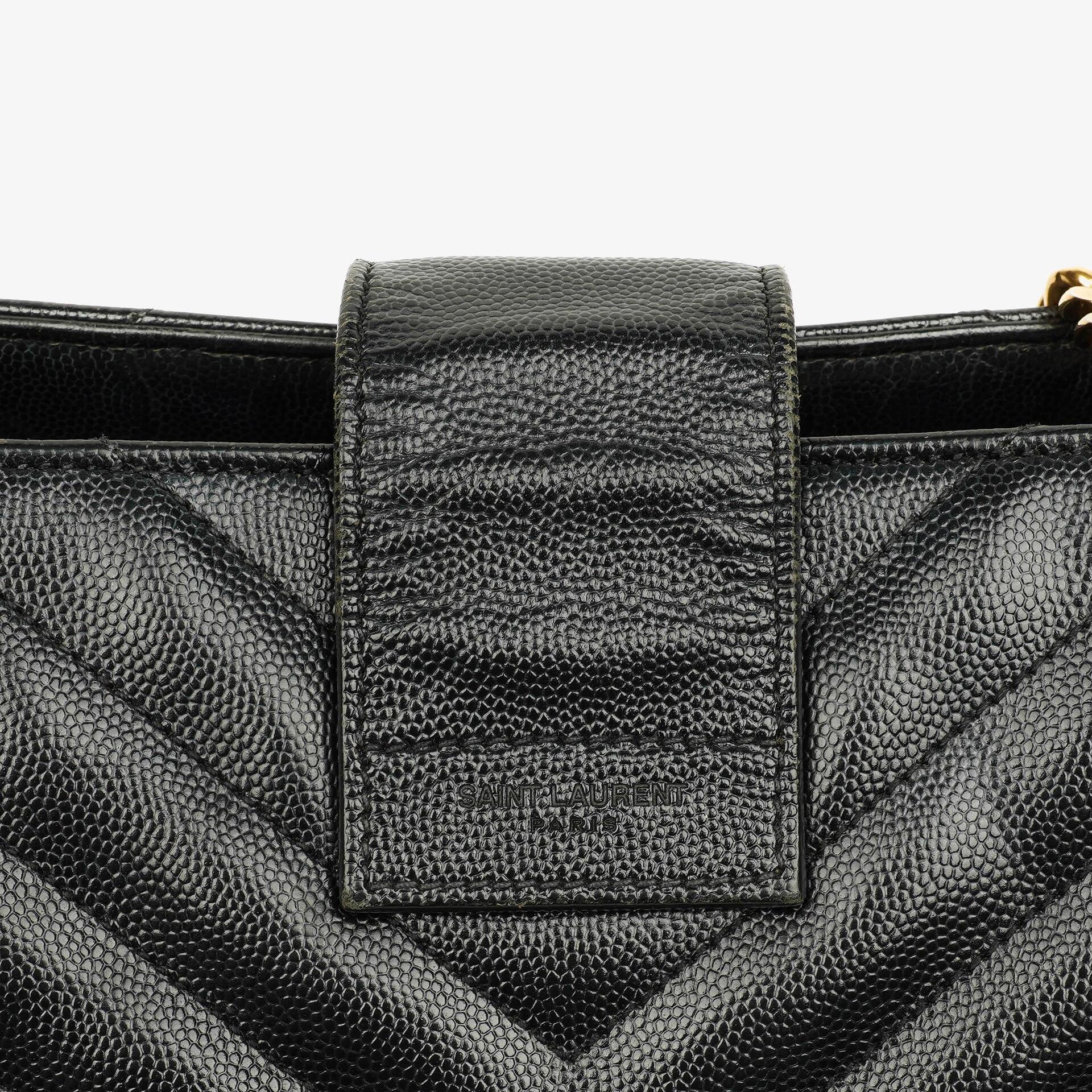 Yves Saint Laurent Classic Shopping Tote aus schwarzem Chevron-gestepptem Leder mit Monogramm