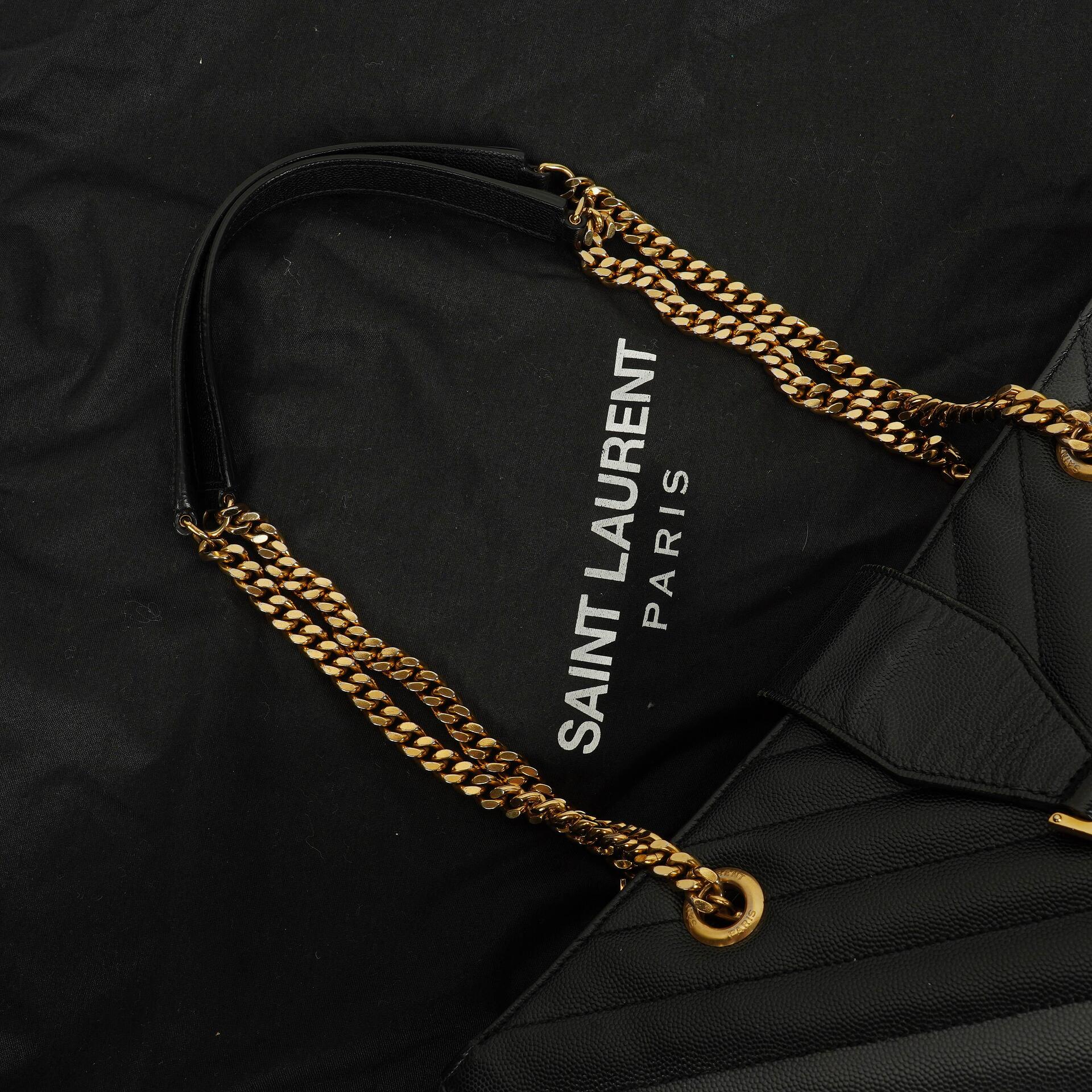 Yves Saint Laurent Classic Shopping Tote aus schwarzem Chevron-gestepptem Leder mit Monogramm