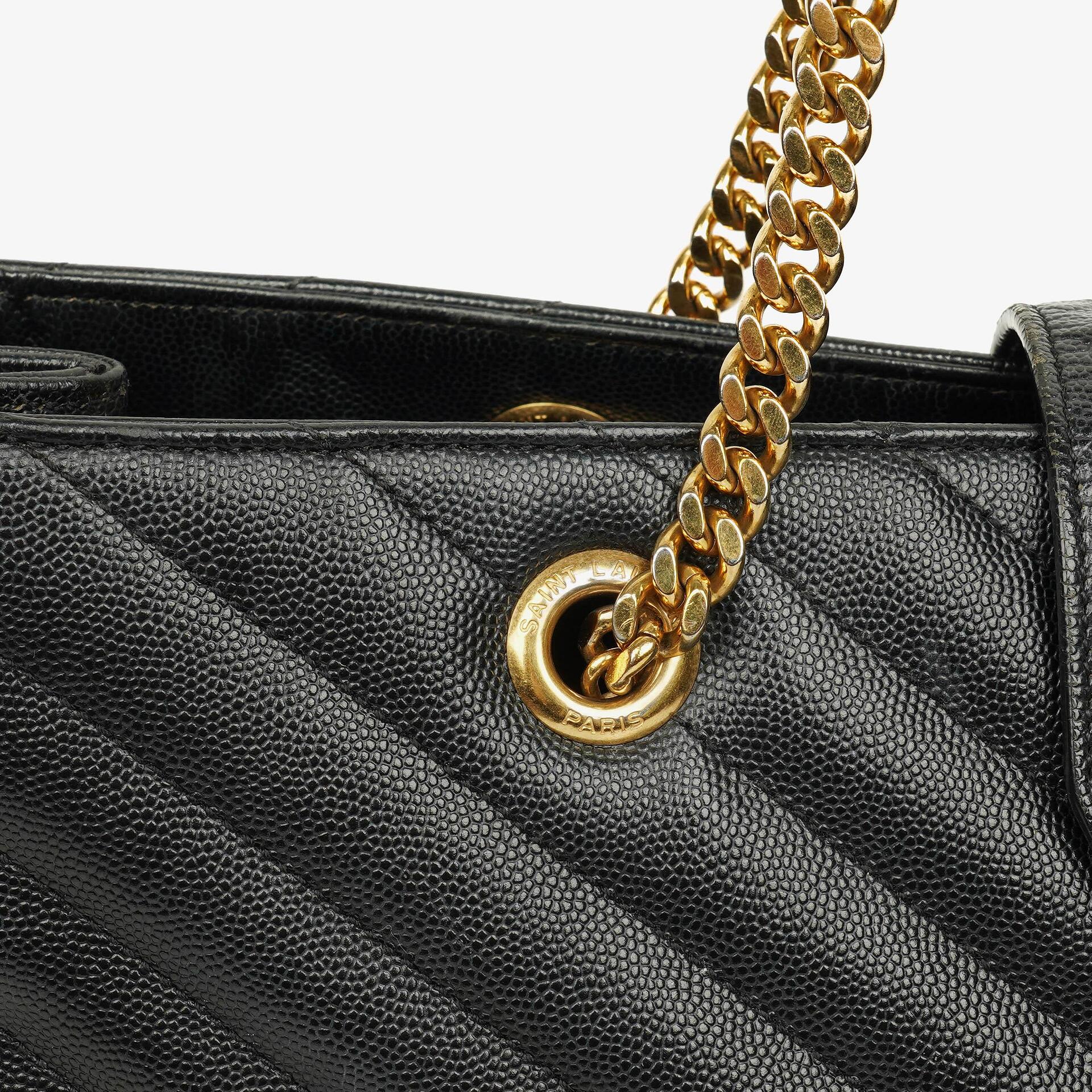Yves Saint Laurent Classic Shopping Tote aus schwarzem Chevron-gestepptem Leder mit Monogramm