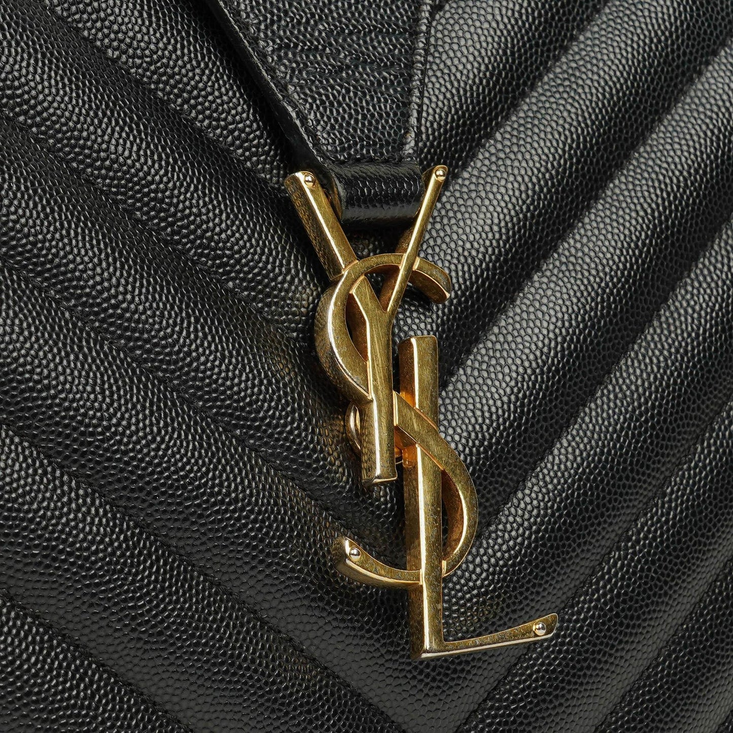 Yves Saint Laurent Classic Shopping Tote aus schwarzem Chevron-gestepptem Leder mit Monogramm