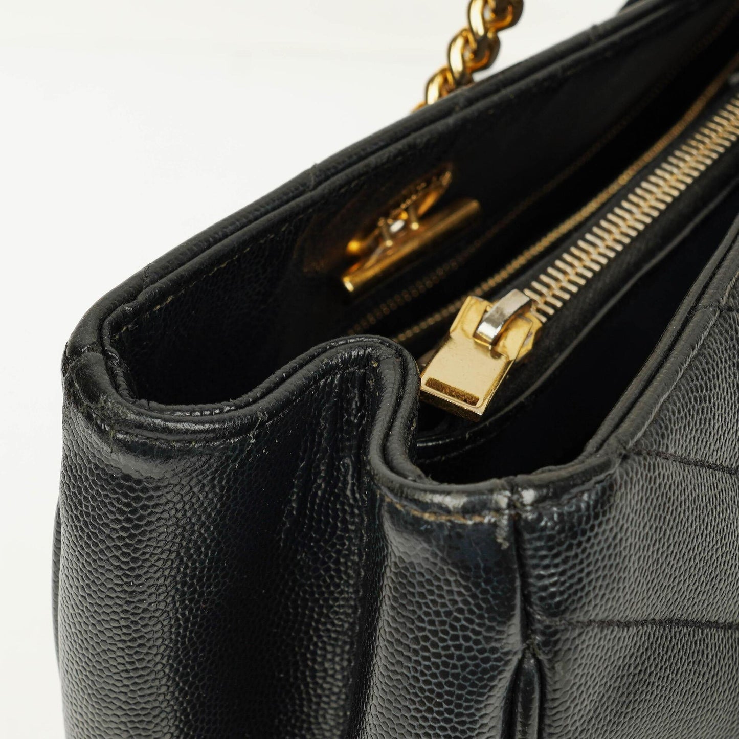 Yves Saint Laurent Classic Shopping Tote aus schwarzem Chevron-gestepptem Leder mit Monogramm