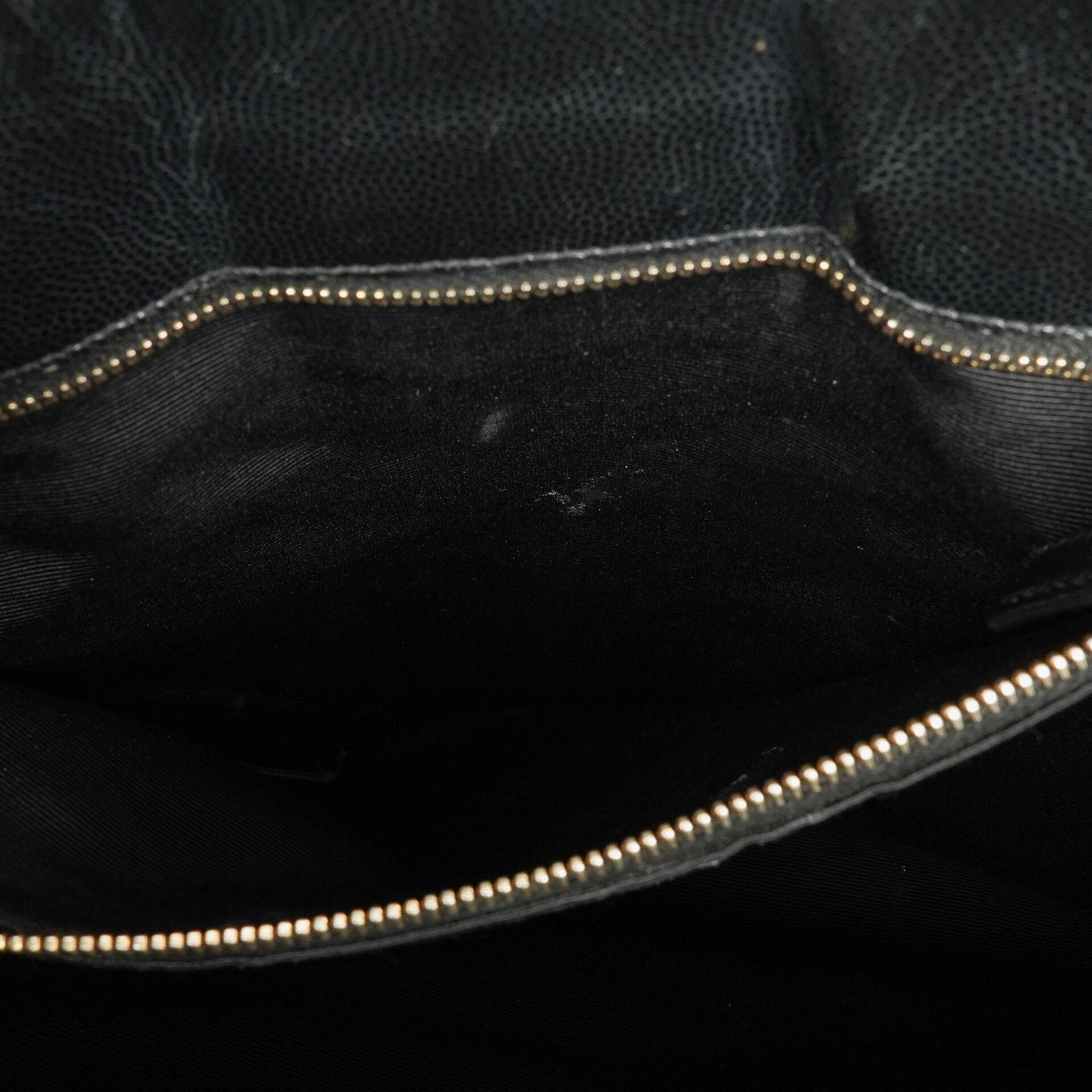 Yves Saint Laurent Classic Shopping Tote aus schwarzem Chevron-gestepptem Leder mit Monogramm