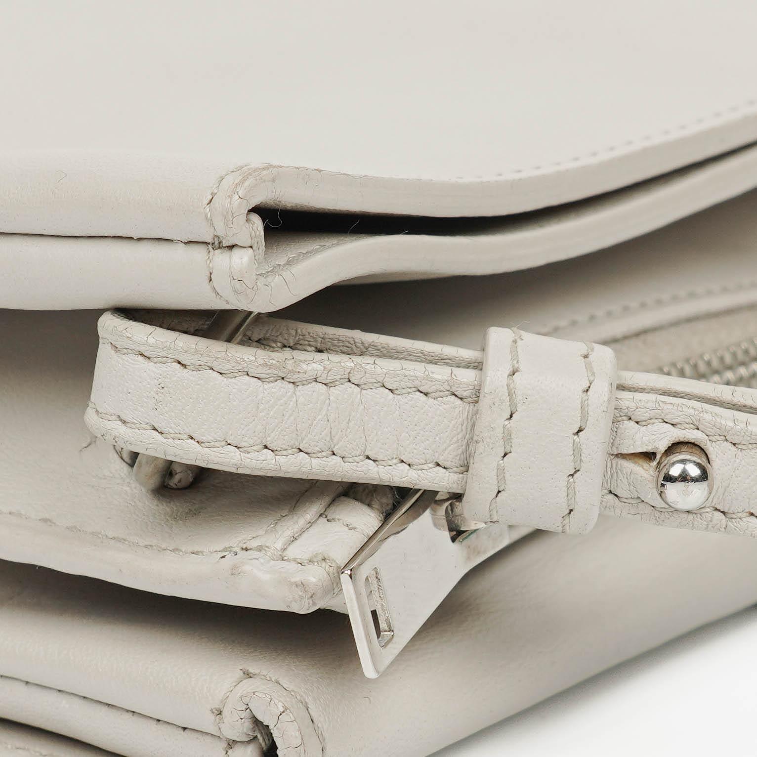 Yves Saint Laurent Pouch Line Mini Crossbody Bag aus grauem Leder