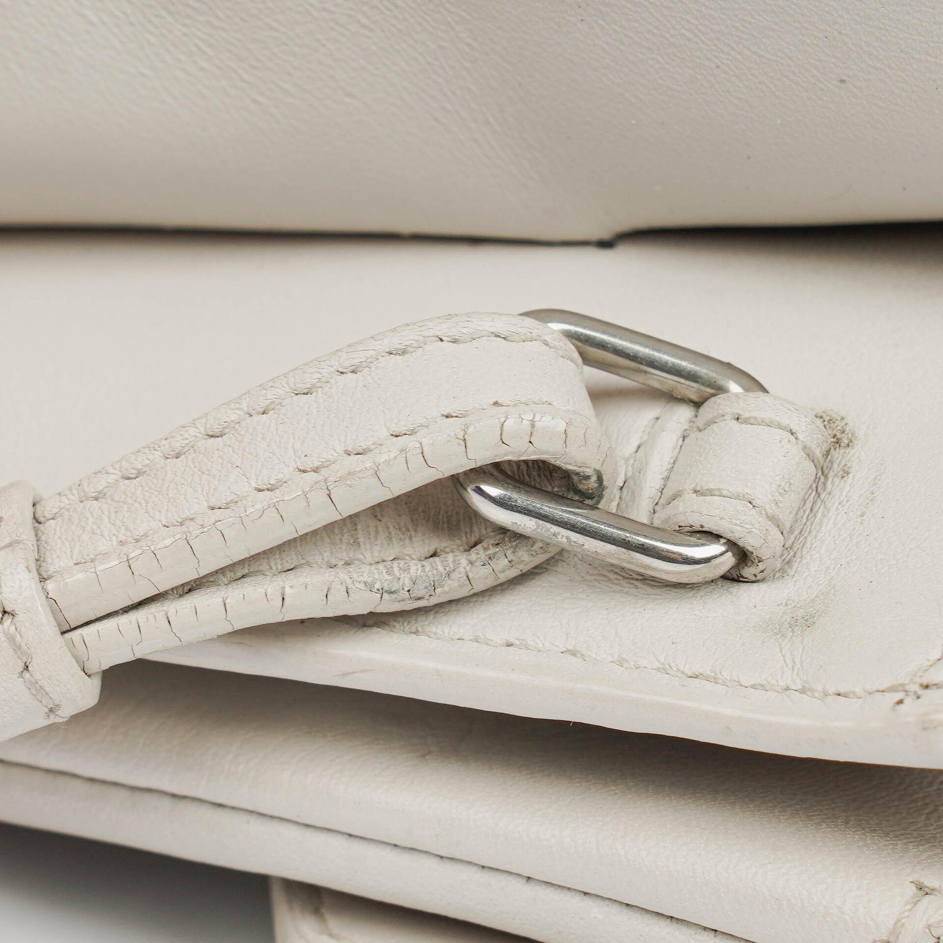 Yves Saint Laurent Pouch Line Mini Crossbody Bag aus grauem Leder
