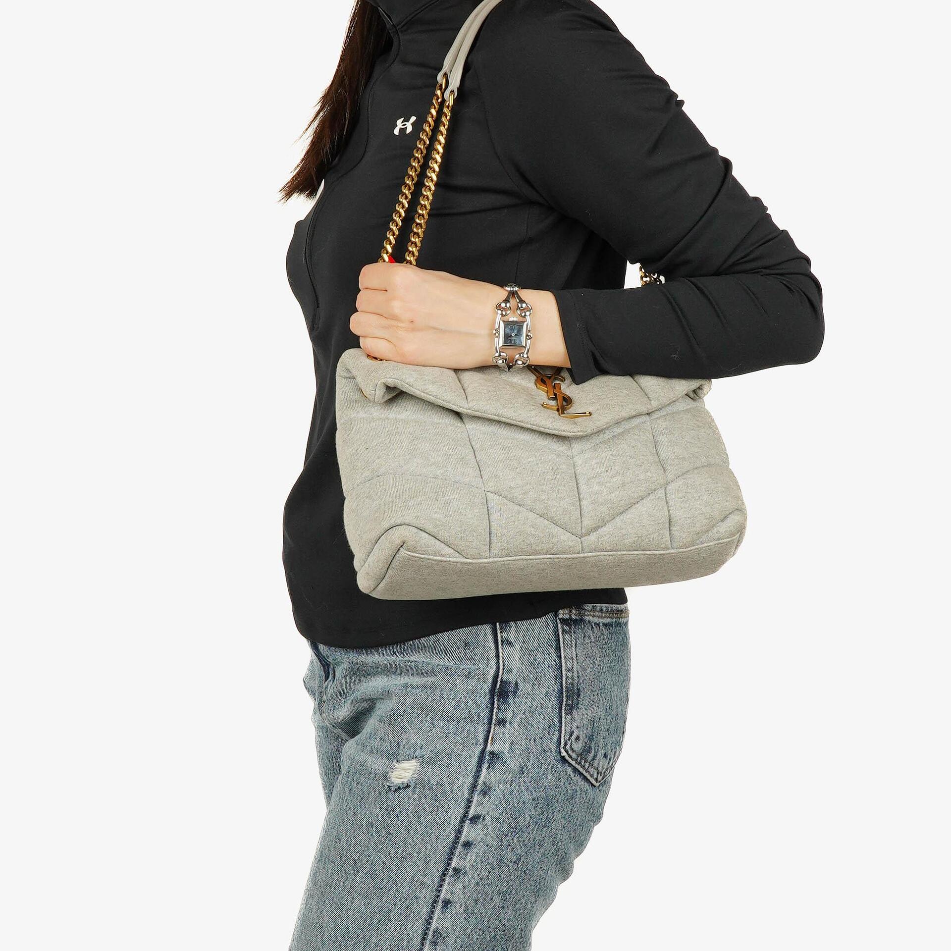 Yves Saint Laurent Loulou Puffer Tasche aus grauem gestepptem Jersey