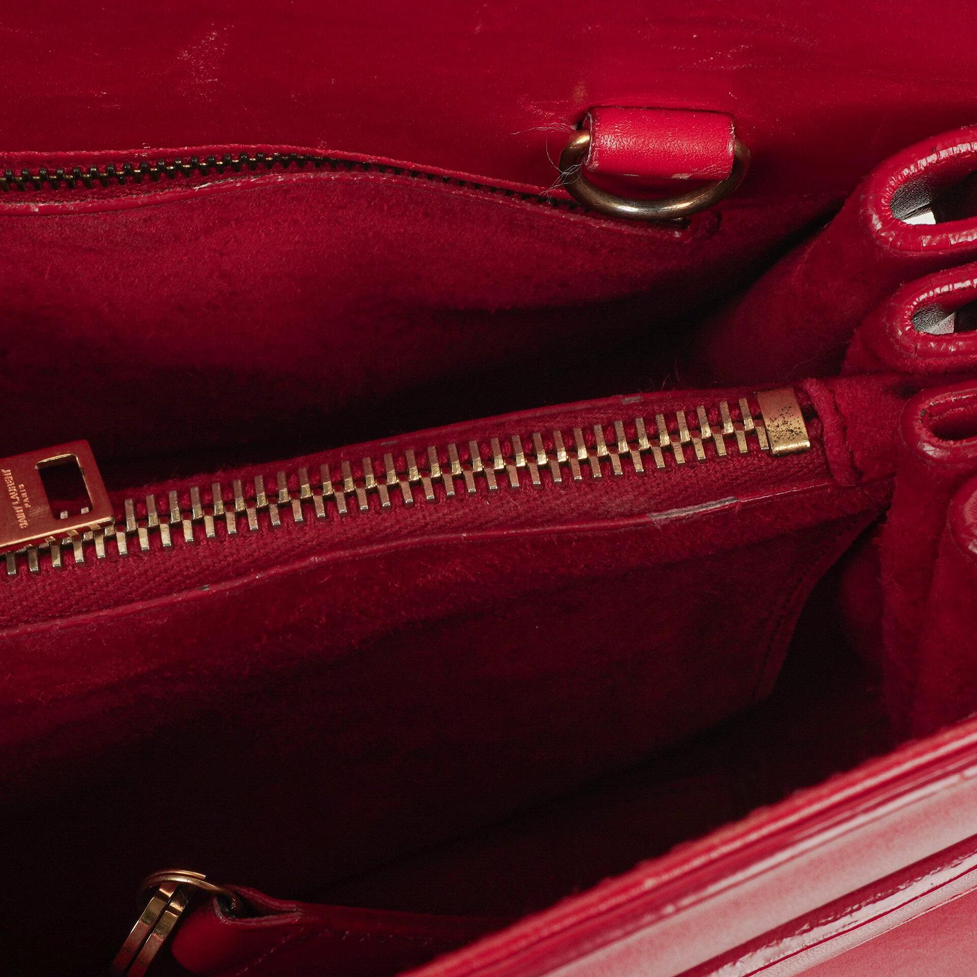 Saint Laurent Kleine Sac de Jour Tasche aus rotem Leder