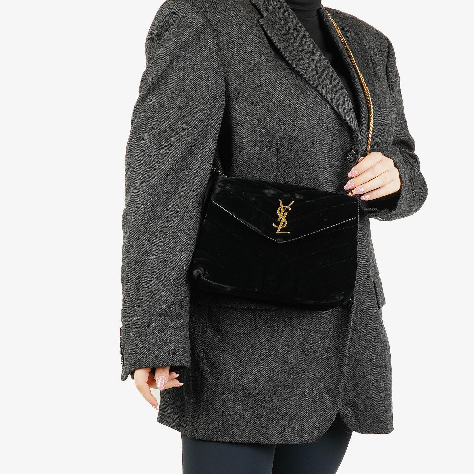 Yves Saint Laurent Kleine Loulou Kettentasche aus Samt mit Y-Stepp-Monogramm