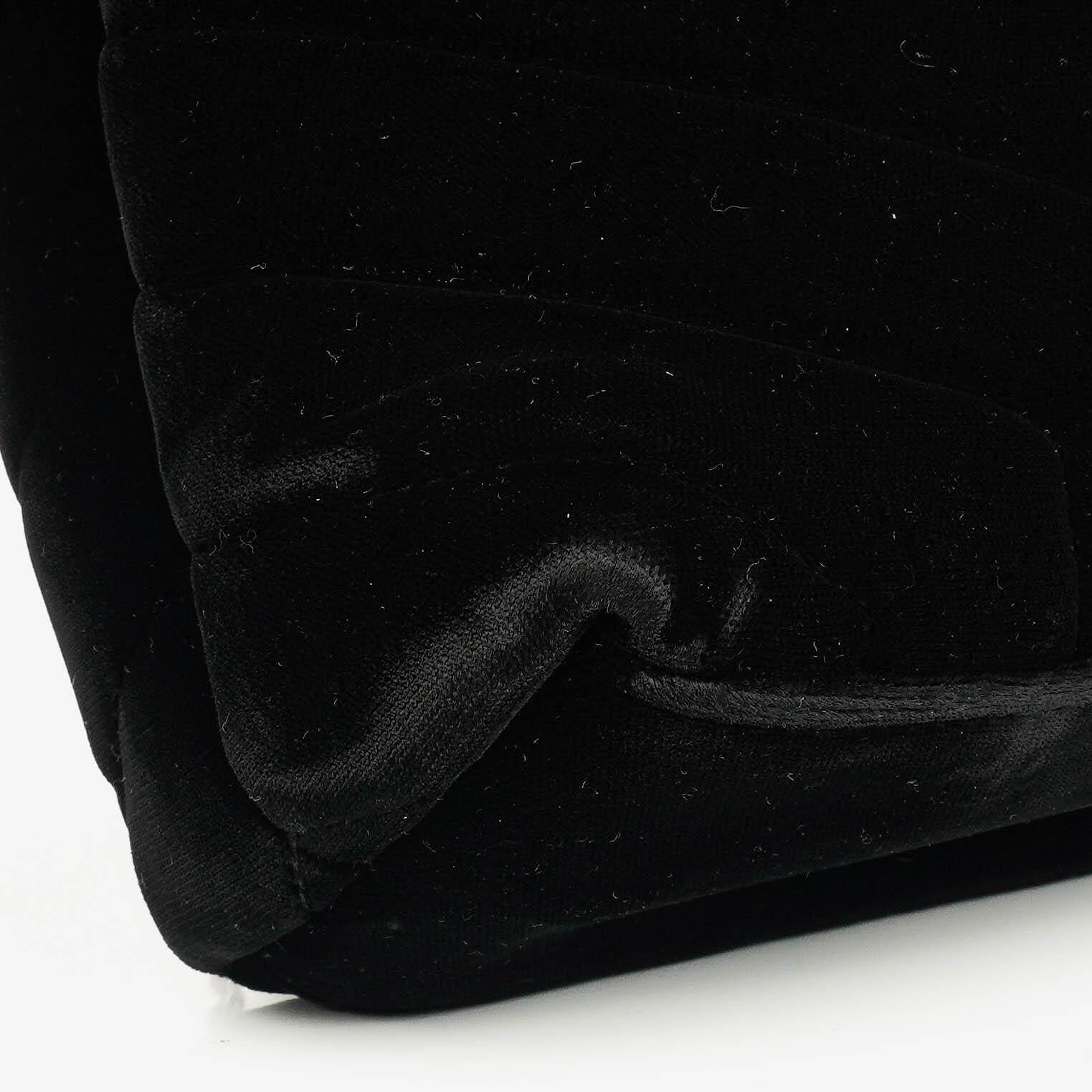 Yves Saint Laurent Kleine Loulou Kettentasche aus Samt mit Y-Stepp-Monogramm