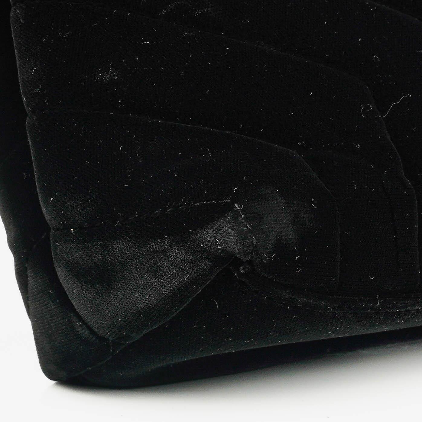 Yves Saint Laurent Kleine Loulou Kettentasche aus Samt mit Y-Stepp-Monogramm