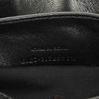 Yves Saint Laurent Kleine Loulou Kettentasche aus Samt mit Y-Stepp-Monogramm