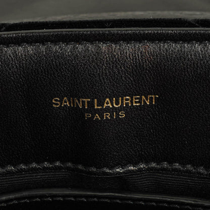 Yves Saint Laurent Kleine Loulou Kettentasche aus Samt mit Y-Stepp-Monogramm